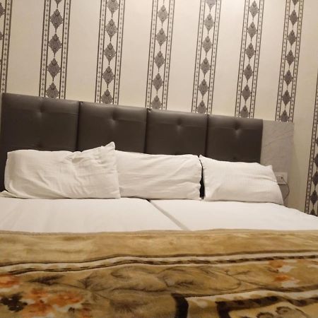 ורנאסי Hotel Gateway Kailash מראה חיצוני תמונה