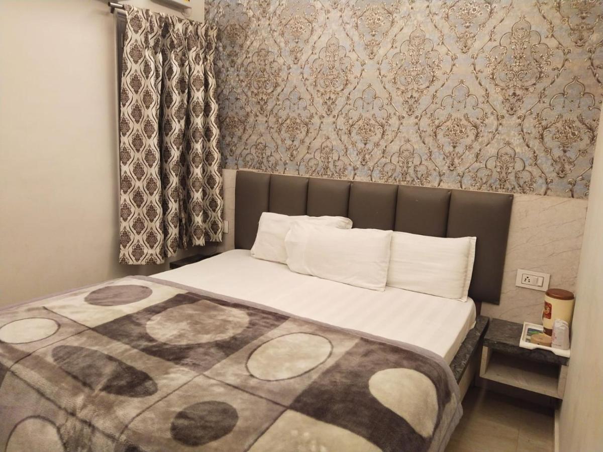 ורנאסי Hotel Gateway Kailash מראה חיצוני תמונה