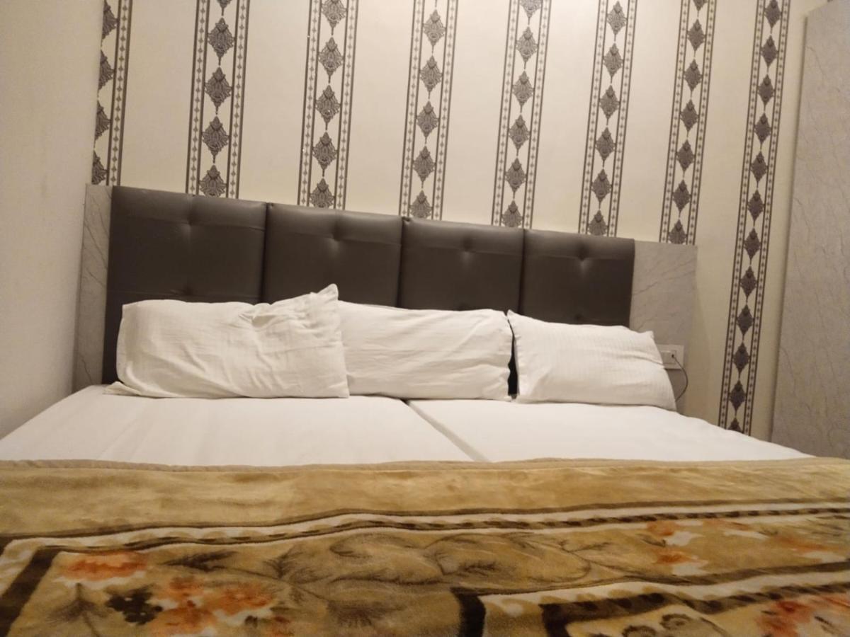 ורנאסי Hotel Gateway Kailash מראה חיצוני תמונה