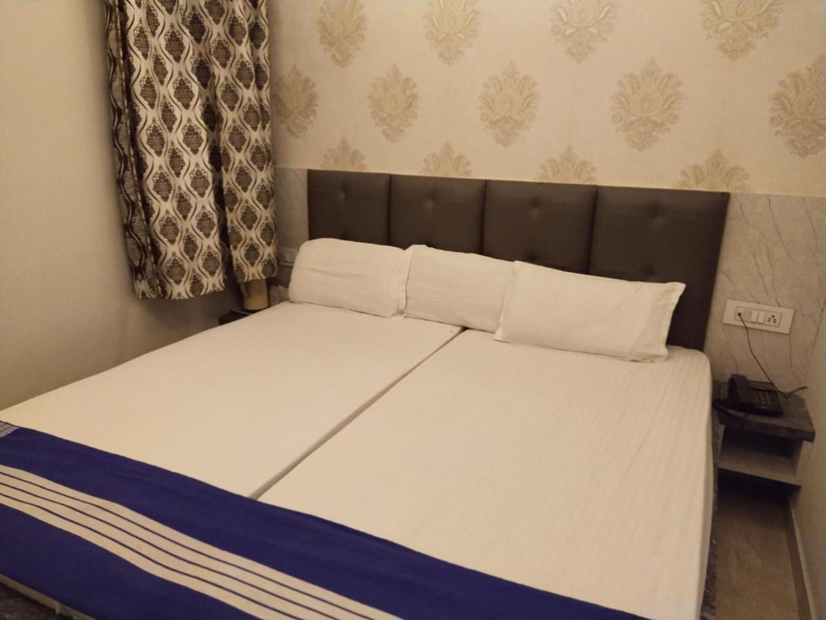 ורנאסי Hotel Gateway Kailash מראה חיצוני תמונה