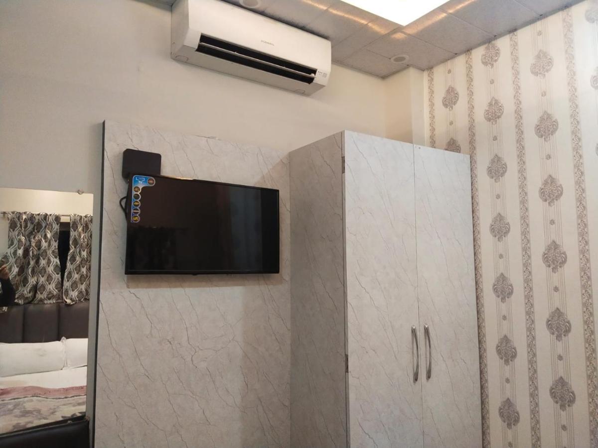 ורנאסי Hotel Gateway Kailash מראה חיצוני תמונה